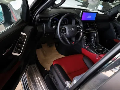 2025 تويوتا لاند كروزر جي ار سبورت