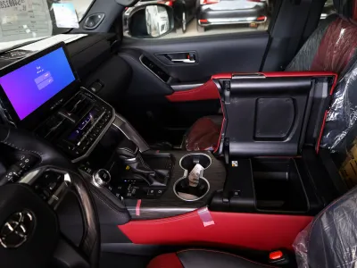 2025 تويوتا لاند كروزر جي ار سبورت