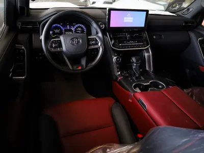 2025 تويوتا لاند كروزر جي ار سبورت