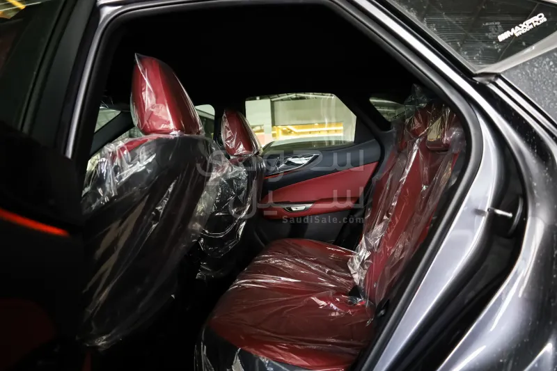 2025 لكزس إن إكس 350