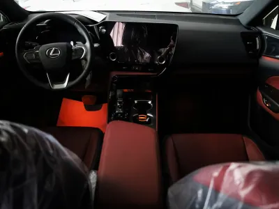 2025 لكزس إن إكس 350