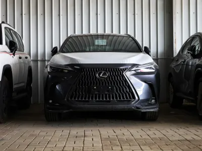 2025 لكزس إن إكس 350