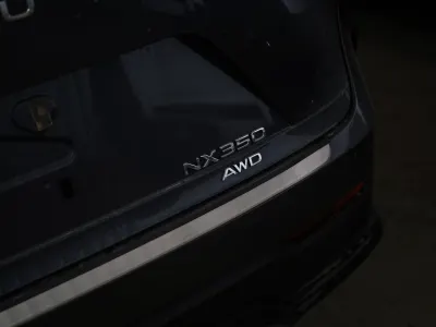 2025 لكزس إن إكس 350