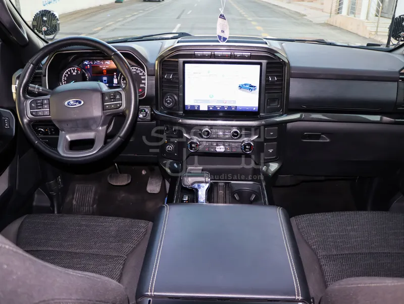 2021 فورد اف 150 اكس ال تي