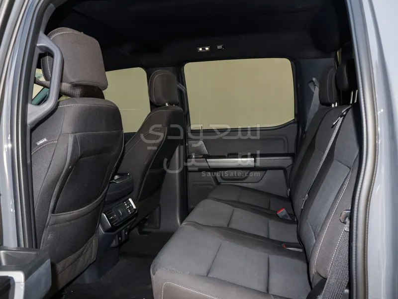 2021 فورد اف 150 اكس ال تي