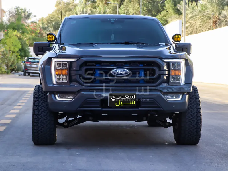 2021 فورد اف 150 اكس ال تي