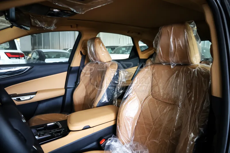 2025 لكزس إن إكس 350