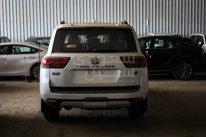 2025 تويوتا لاند كروزر جي ار سبورت