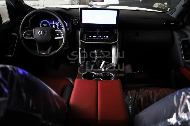 2025 تويوتا لاند كروزر جي ار سبورت