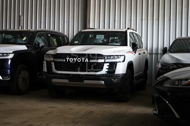 2025 تويوتا لاند كروزر جي ار سبورت