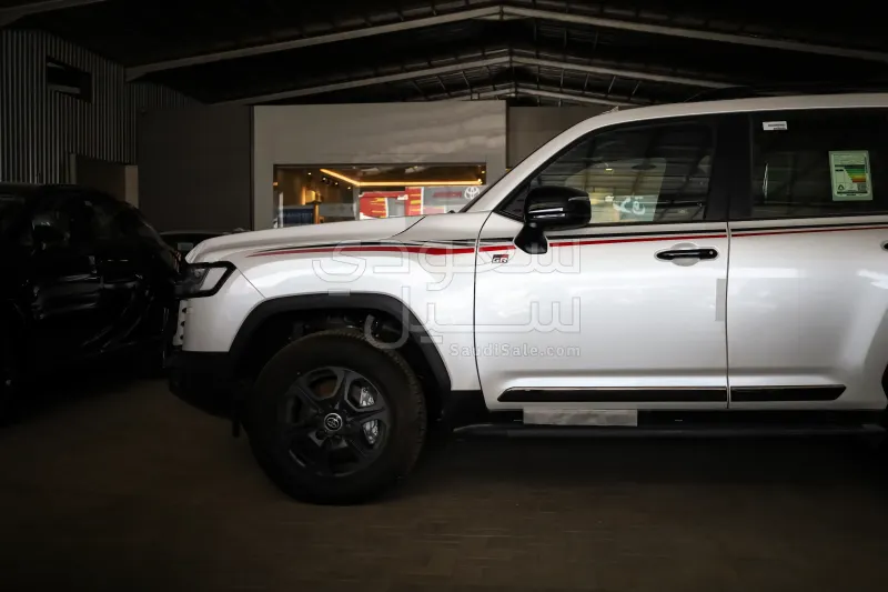 2025 تويوتا لاند كروزر جي ار سبورت