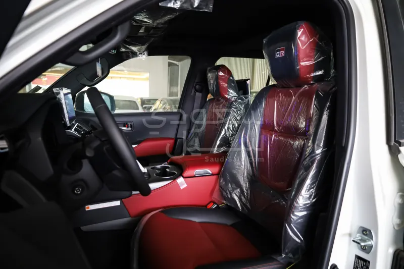 2025 تويوتا لاند كروزر جي ار سبورت