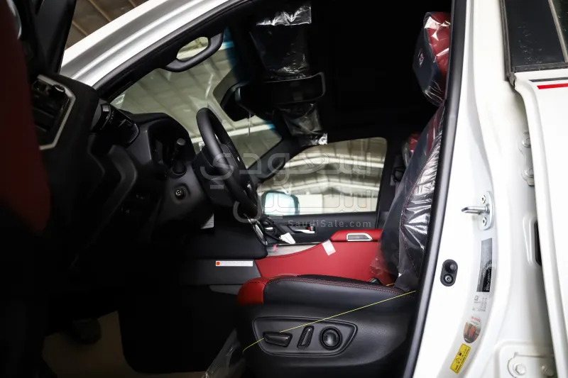 2025 تويوتا لاند كروزر جي ار سبورت