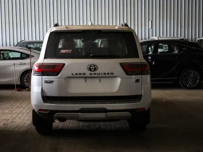 2025 تويوتا لاند كروزر جي ار سبورت