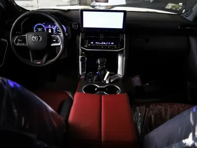 2025 تويوتا لاند كروزر جي ار سبورت