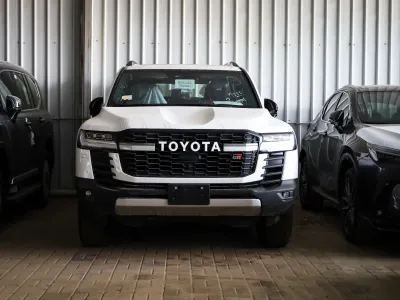 2025 تويوتا لاند كروزر جي ار سبورت