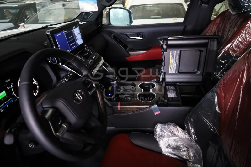 2024 تويوتا لاند كروزر في اكس ار