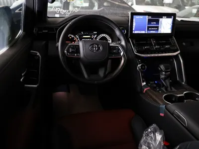 2024 تويوتا لاند كروزر في اكس ار