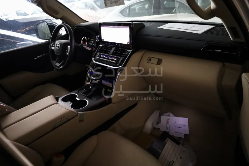 2024 تويوتا لاند كروزر في اكس