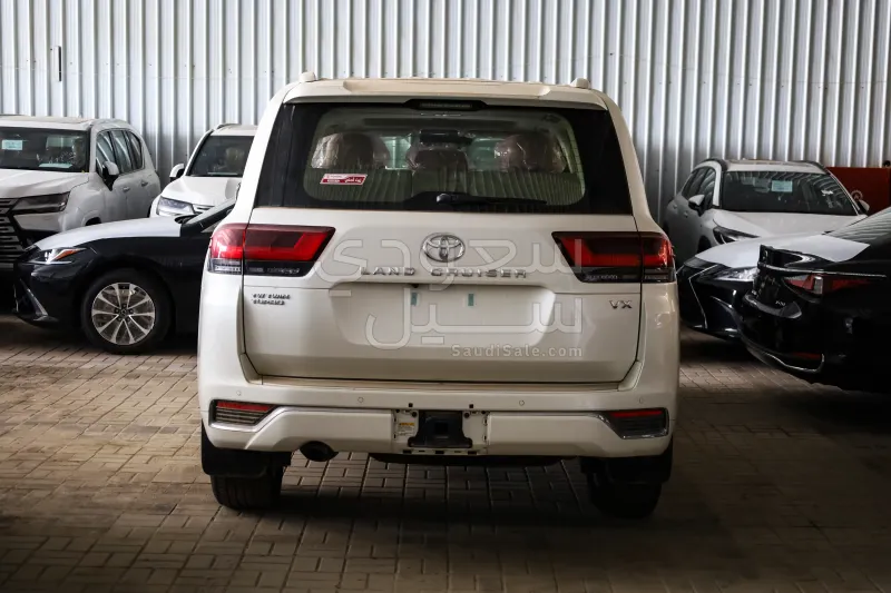 2024 تويوتا لاند كروزر في اكس