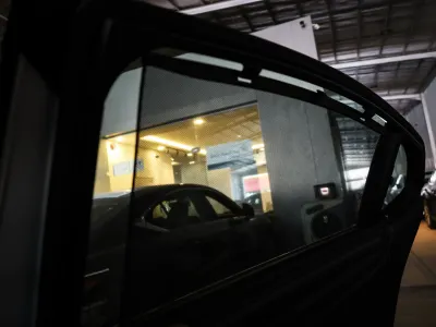 2025 لكزس إي إس 250