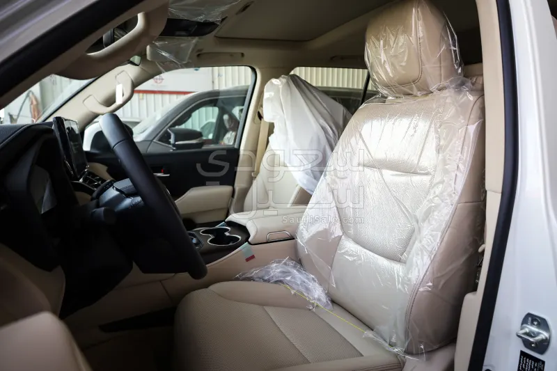 2025 تويوتا لاند كروزر جي اكس ار