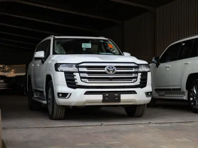 2025 تويوتا لاند كروزر جي اكس ار