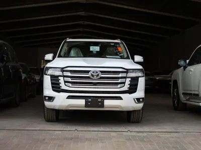 2025 تويوتا لاند كروزر جي اكس ار