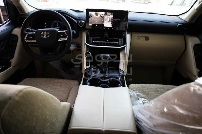 2025 تويوتا لاند كروزر جي اكس ار