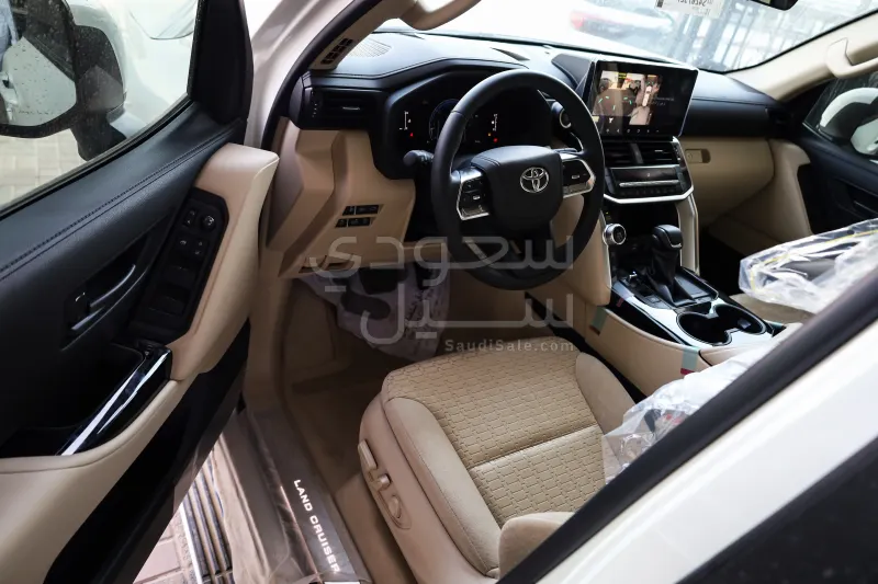 2025 تويوتا لاند كروزر جي اكس ار