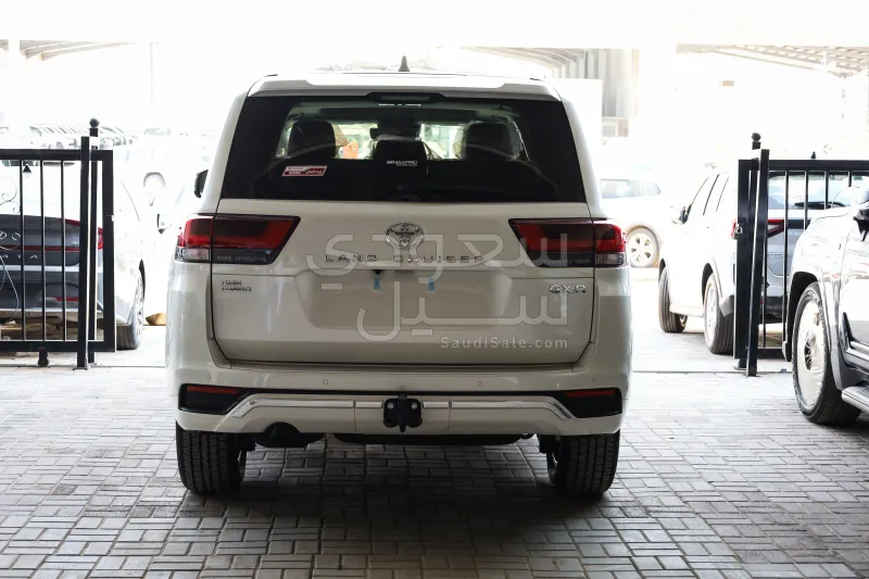 2025 تويوتا لاند كروزر جي اكس ار