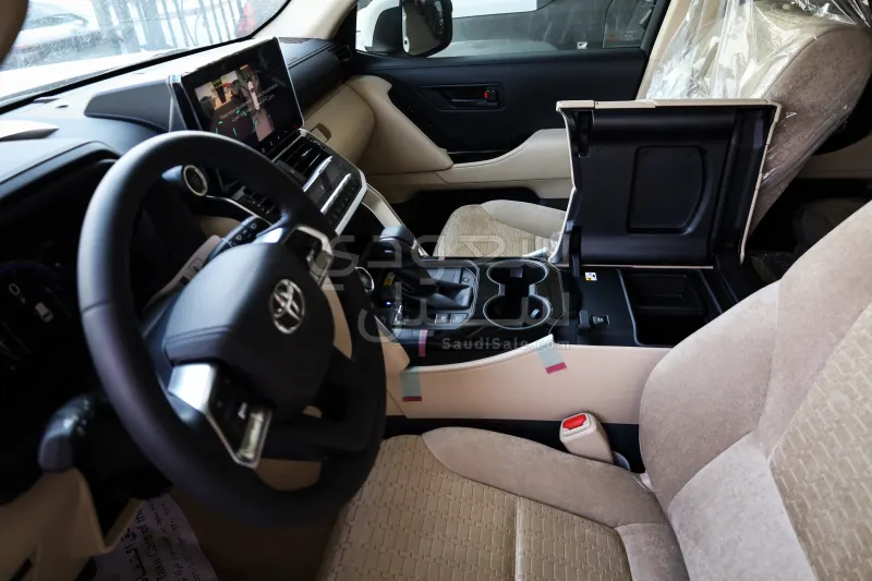 2025 تويوتا لاند كروزر جي اكس ار