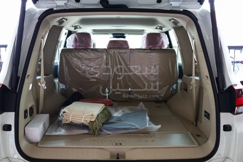 2025 تويوتا لاند كروزر جي اكس ار