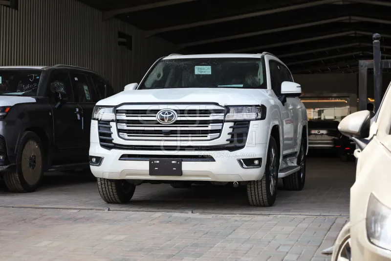 2025 تويوتا لاند كروزر جي اكس ار