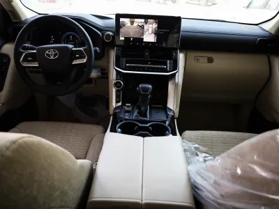 2025 تويوتا لاند كروزر جي اكس ار