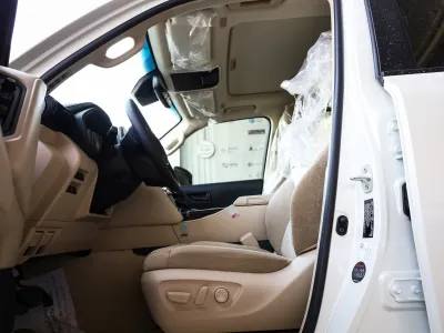 2025 تويوتا لاند كروزر جي اكس ار