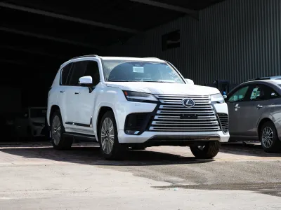 2025 لكزس إل إكس 600