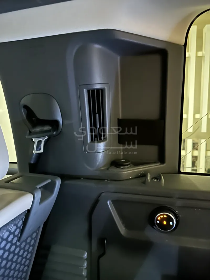 2020 لاند روفر ديفيندر 110