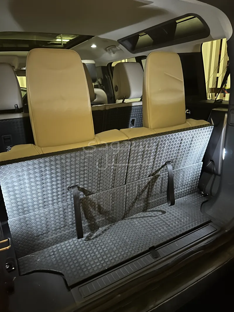 2020 لاند روفر ديفيندر 110