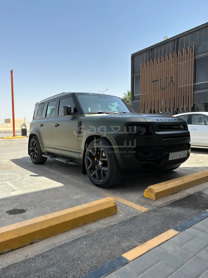 2020 لاند روفر ديفيندر 110