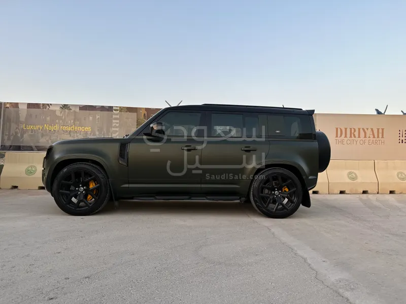 2020 لاند روفر ديفيندر 110