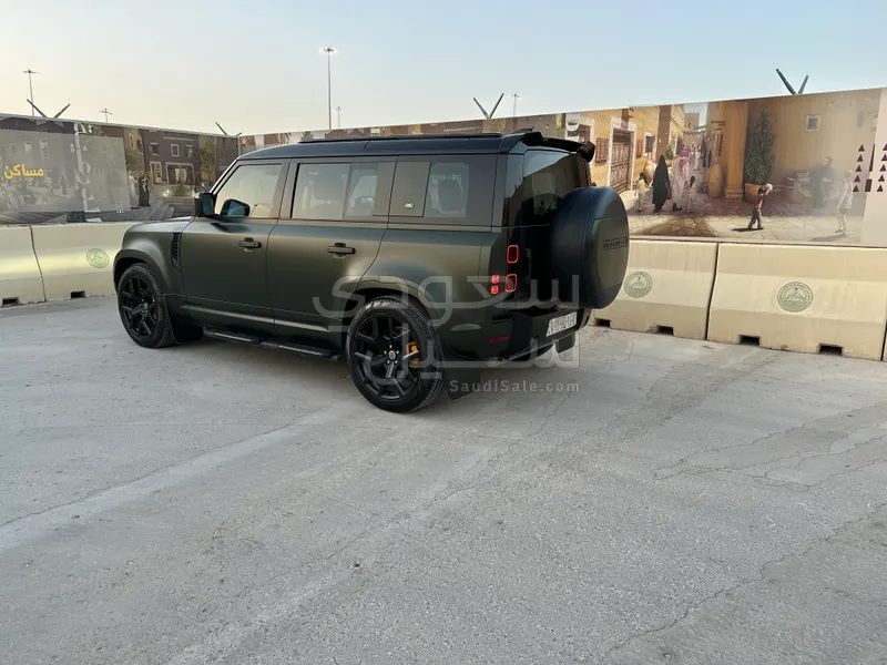 2020 لاند روفر ديفيندر 110