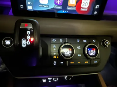 2020 لاند روفر ديفيندر 110