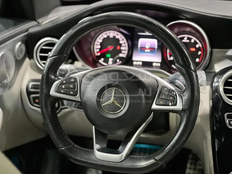 2017 مرسيدس - بنز سي 300