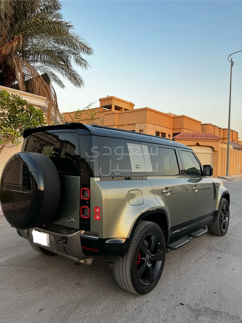 2020 لاند روفر ديفيندر اكس 110