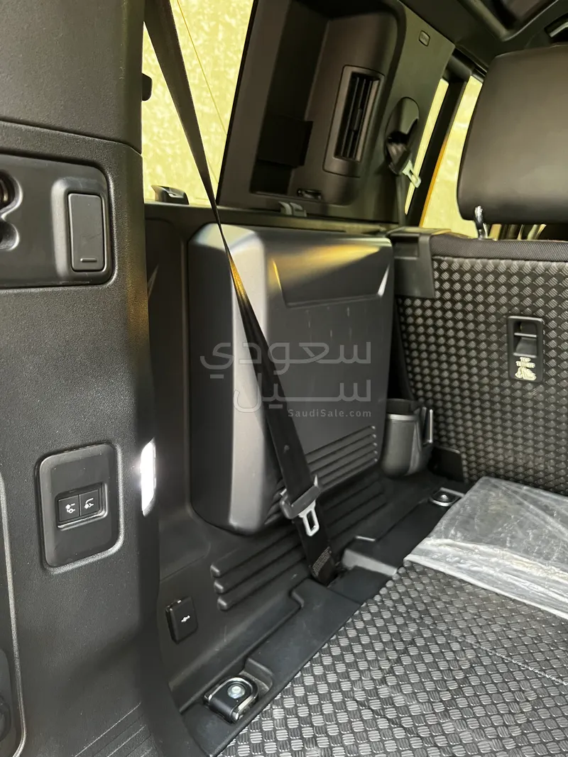 2020 لاند روفر ديفيندر اكس 110