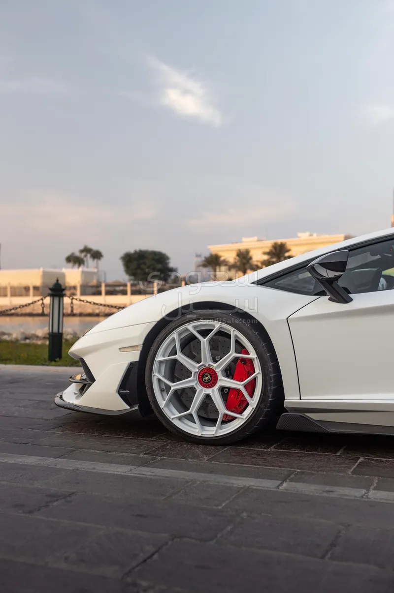 2021 لمبرجيني افنتادور إس في جاي