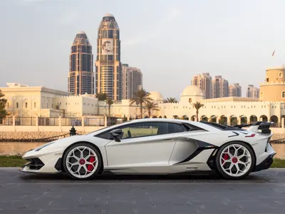 2021 لمبرجيني افنتادور إس في جاي