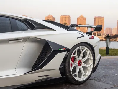 2021 لمبرجيني افنتادور إس في جاي