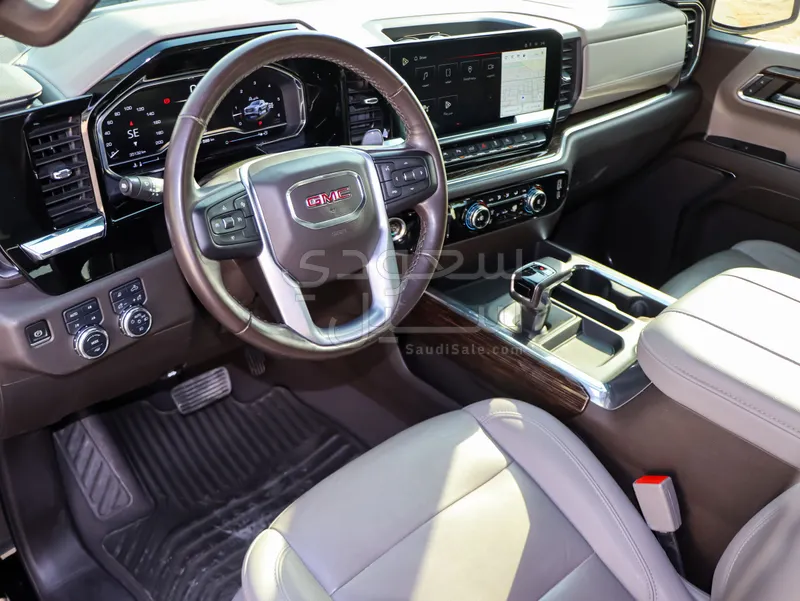 2023 جي ام سي سييرا اليفيشن